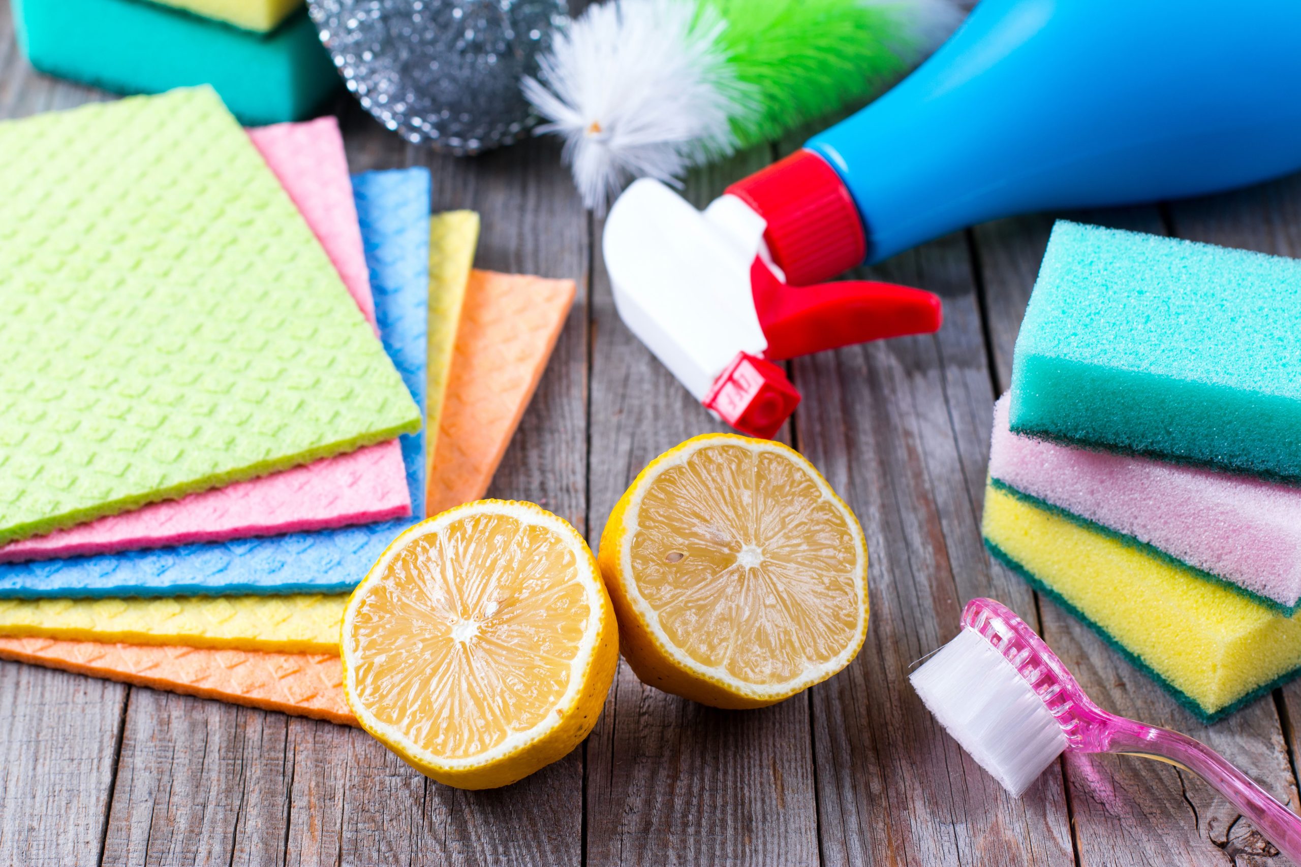Ways to Live a Greener Life ~ Eco Friendly Cleaning Products