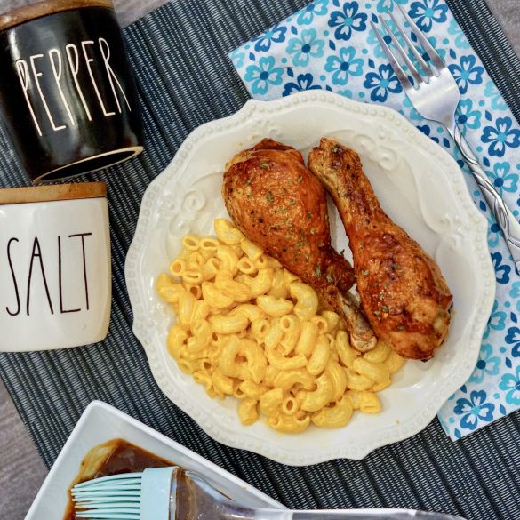 Cooked drumsticks and plated