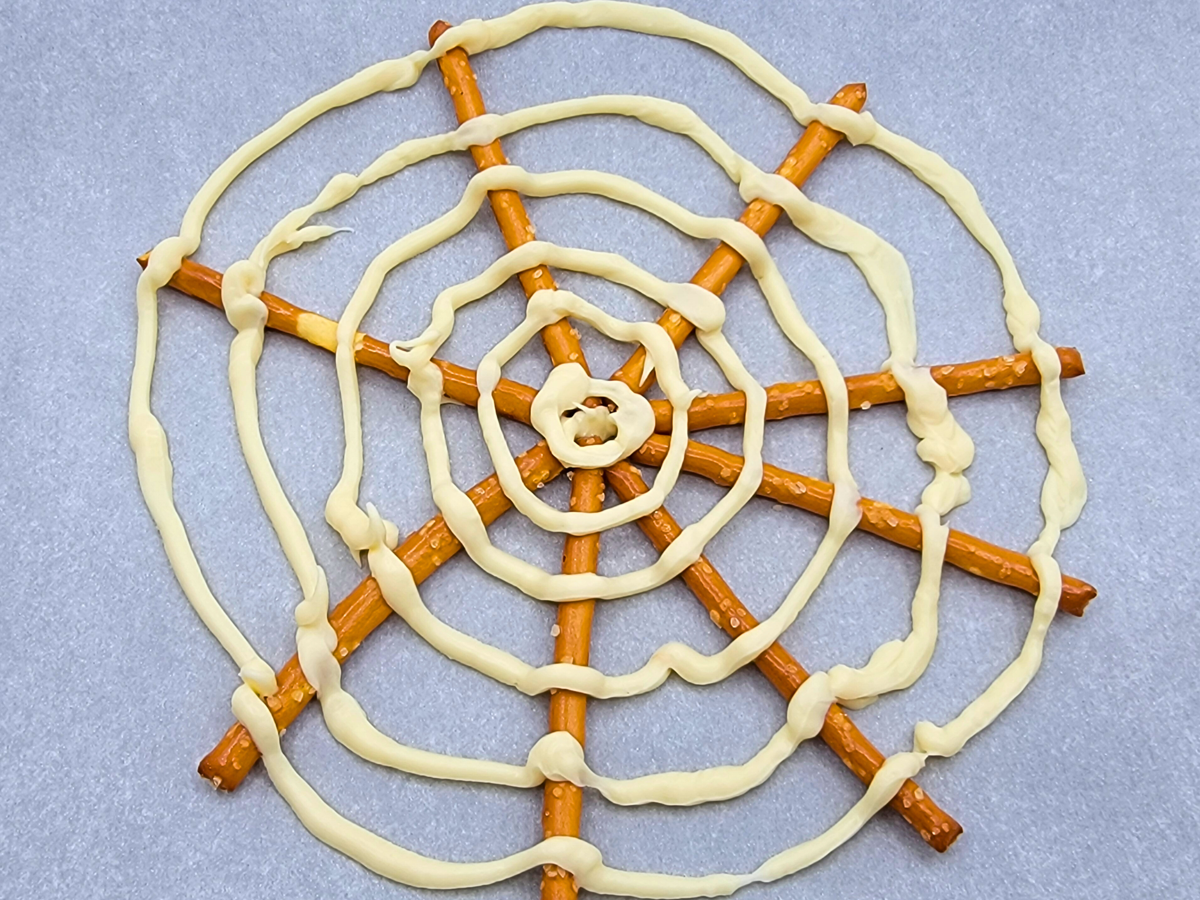 Pretzel Spider Webs START